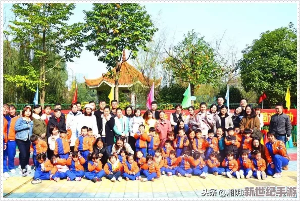 一小孩和妈妈接萝卜黄，欢乐时光笑声朗，亲子互动乐趣无穷，健康生活从此开始