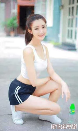 美女校花白丝惊艳全场 游戏世界里的绝色女神降临现实 引爆眼球