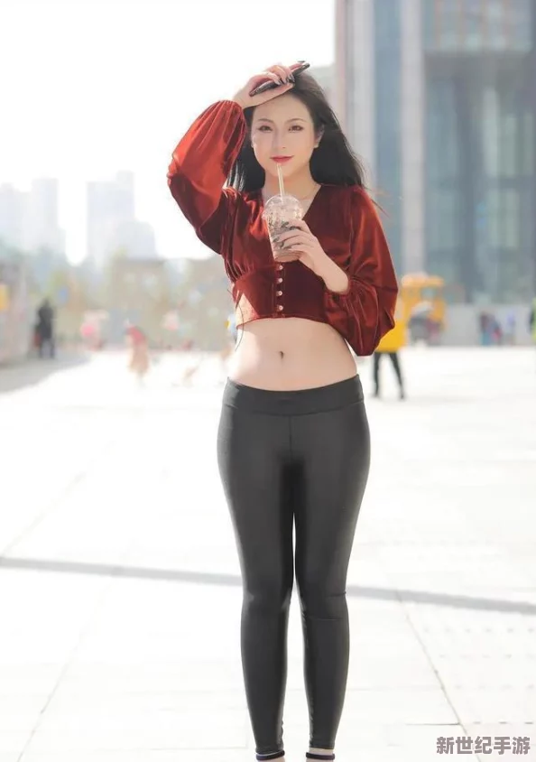 北条麻妃肉色开裆丝袜，性感诱惑与时尚潮流的完美结合，让你尽显魅力风采